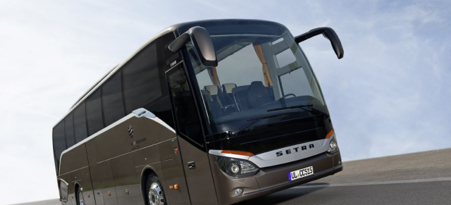 Setra: Ausgezeichnet reisen - ausgezeichnet gestylt: Neue ComfortClass 500 mit red dot award: product design 2013 ausgezeichnet