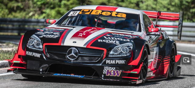 Bergmonster bei der Essen Motor Show: Vize-Bergeuropameister Reto Meisel präsentiert seinen Mercedes SLK 340 auf der Mercedes-FanWorld in Essen