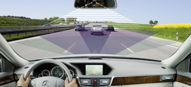 DISTRONIC PLUS/Bremsassistent PLUS : Durch radarbasierte Assistenzsysteme lassen sich 20 Prozent aller Auffahrunfälle verhindern