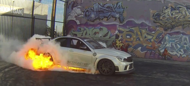 Hot Benz: Brandheißer Mercedes C63 AMG Burnout (Video): Stumpfsinn: Die von Weistec gepowerte C-Klasse lässt die Reifen in Rauch und Flammen aufgehen